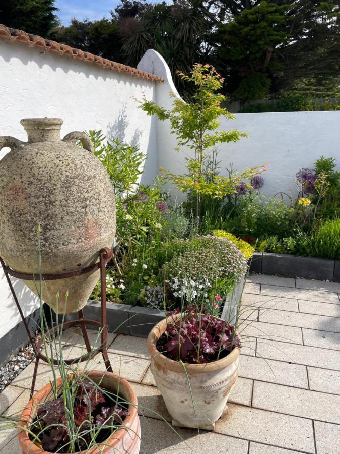 Cliff Top Garden Room Мілфорд-он-Сі Екстер'єр фото